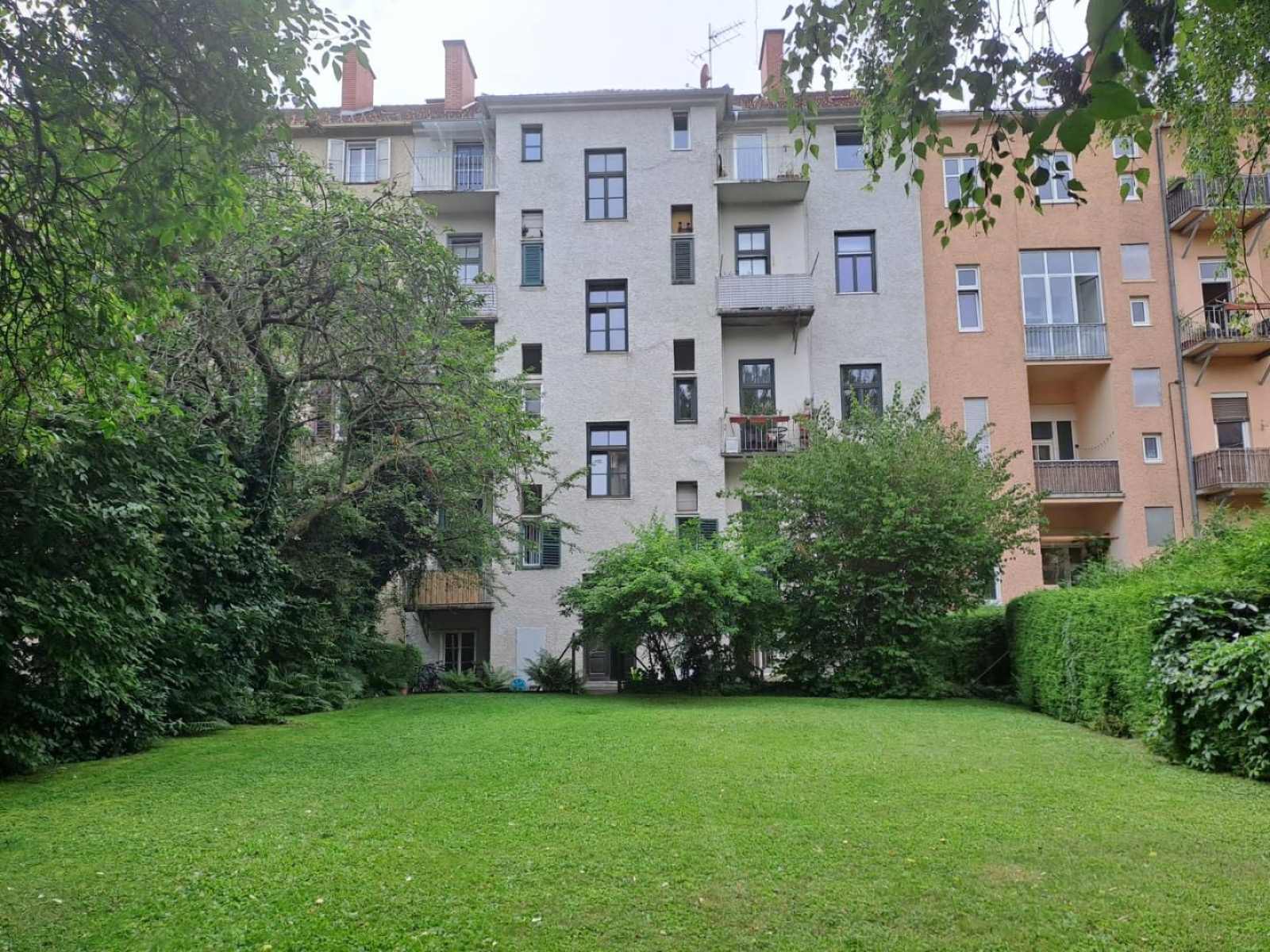 Zinshaus mit Garten und gewachsener Bausubstanz